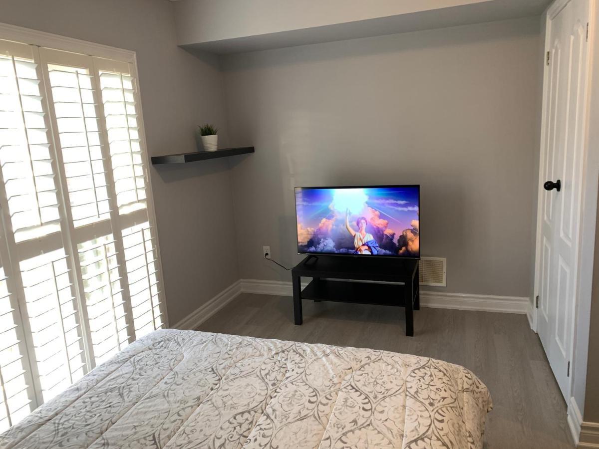 Beautiful Vacation Home Near Toronto Airport Mississauga Room photo